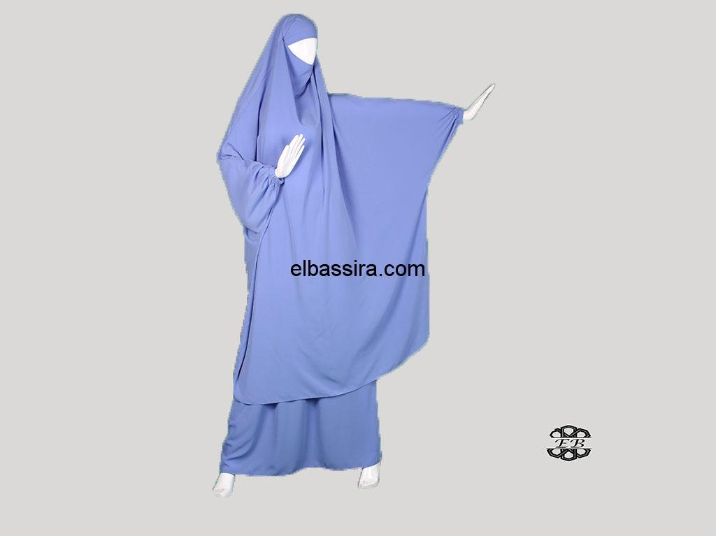 Jilbab ou Jelbab 2 Pièces avec manches semi-papillon et une jupe droite, en tissu Wool Peach, appelé aussi Microfibre léger, de couleur bleu bleuet