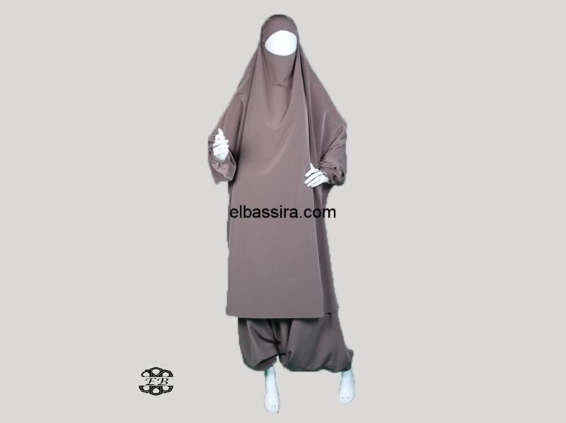Jilbab, Jelbab ou jilbeb 2 Pièces avec sarouel (pantalon féminin oriental très large), en tissu Koshibo, appelé aussi Microfibre, de couleur taupe